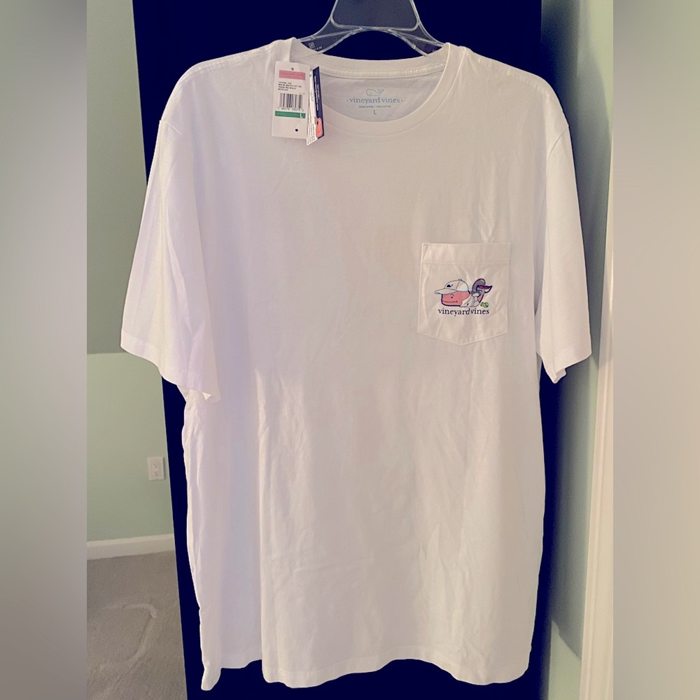 Vineyard Vines Men’s tennis pro whale short sleeve pocket tee shirt, size L